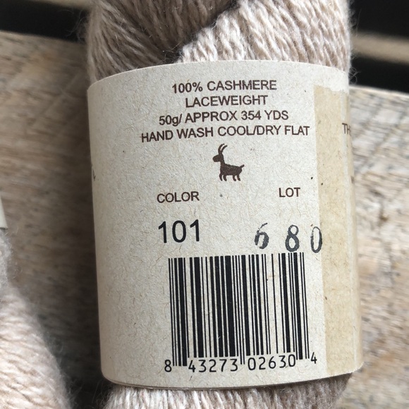 Plymouth Earth Echo Cashmere yarn - Picture 3 of 3